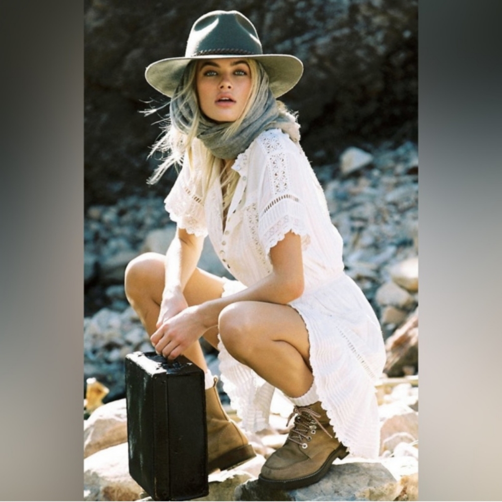 Spell and the Gypsy Hanging Rock